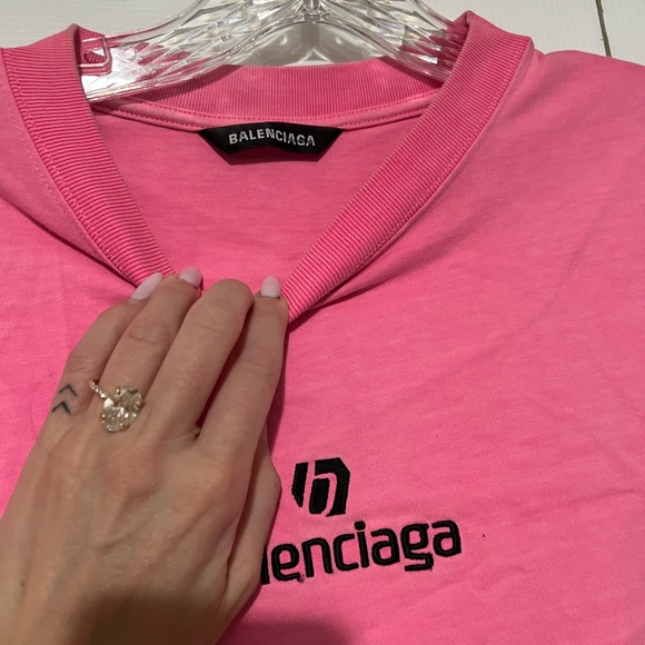 100% Authentic Balenciaga Pink Oversized logo T-shirt premium high quality Tee - Picture 3 of 9